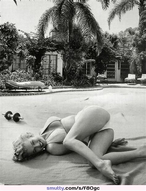 Marilyn Monroe In A Surprisingly Provocative Swimsuit Pose