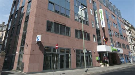 The holiday inn express frankfurt city hauptbahnhof is directly located at the main train station, just 15 minutes away from the airport. Holiday Inn Express FRANKFURT CITY - HAUPTBAHNHOF ...