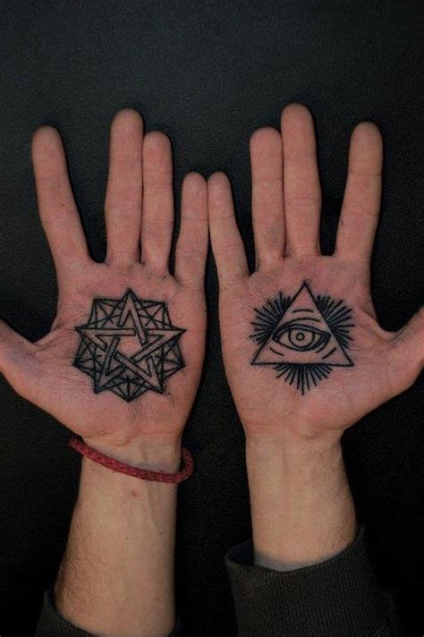 15 Tatuajes Que Te Puedes Hacer En Las Manos Y Lucen Genial