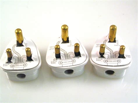 Pms Uk Mains Round 3 Pin Plug 250v 5a Rated 3 Pieces Om1054 Rich