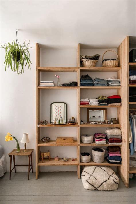 30 Small Shelves For Bedroom Decoomo