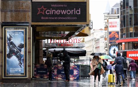 Cineworld Brings Down Curtain On Us Uk Theaters 45000 Jobs Hit