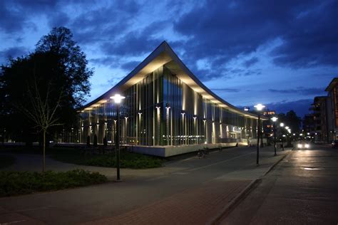 Halmstad is a popular tourist destination in the summer much because of the beaches tylösand and östra stranden. Halmstad Pictures | Photo Gallery of Halmstad - High ...