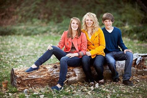 Siblings Photography Pose Could Put A Third In The Middle Sitting On