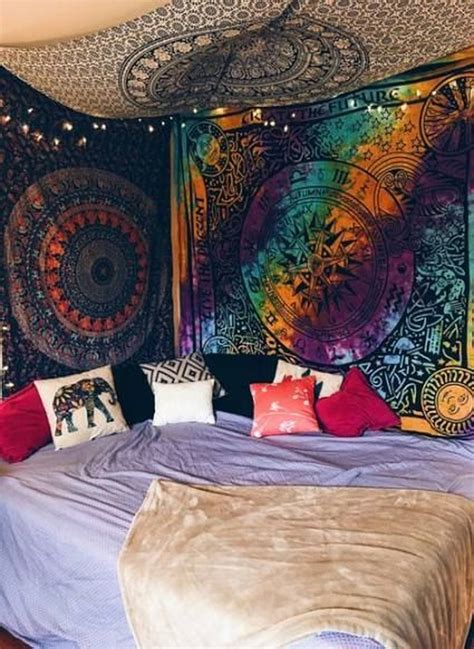 This elegant and versatile floor rug features a classic color combination that blends in elegantly with a wide array of color schemes. 40 Stunning Hippie Room Decor Ideas You Never Seen Before ...