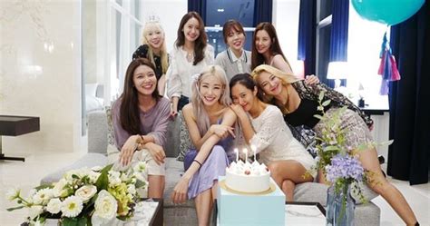 Snsd Members Gathered For Tiffany S Birthday Wonderful Generation
