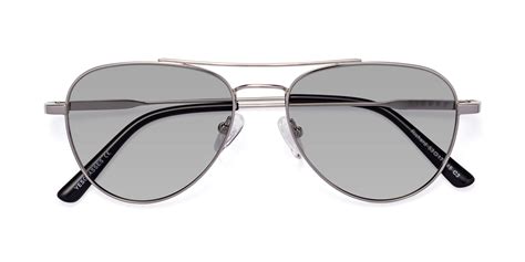 Silver Lightweight Metal Aviator Tinted Sunglasses With Light Gray Sunwear Lenses Richard