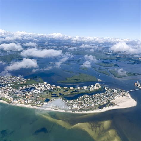 Fort Myers: Water, Nightlife and America’s Pastime - Mansion Global