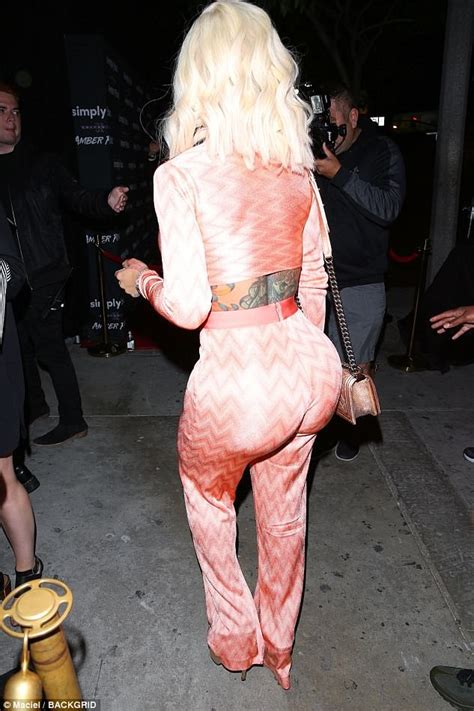 Blac Chyna Bares Her Hourglass Figure In Plunging Outfit For Amber Roses Event Celebrities