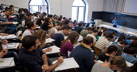 Scopri perché studiare da unicusano. Donne e università: un confronto tra Italia e resto del ...