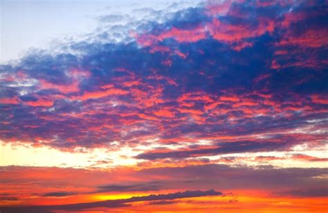 Premium Photo Dramatic Colorful Sunset Sky