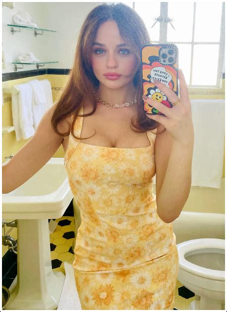 Popoholic Blog Archive Joey King Selfies Her Groovy Curves And Ginormous Braless Bosomcleavage