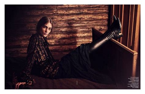 Un Moment Russe Marine Deleeuw Models Folk Style For Elle France