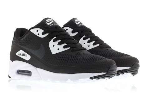 The Nike Air Max 90 Ultra Essential Keeps It Original With This