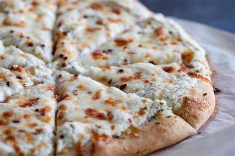 What Is Pizza Bianca The White Pizza Guide You Need