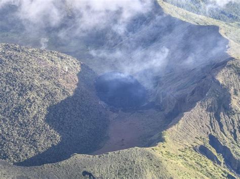 More than 16,000 residents were evacuated as volcanic activity on la soufrière increased on thursday, with the volcano emitting plumes of ash. Dormant Caribbean volcanoes become active again, residents ...