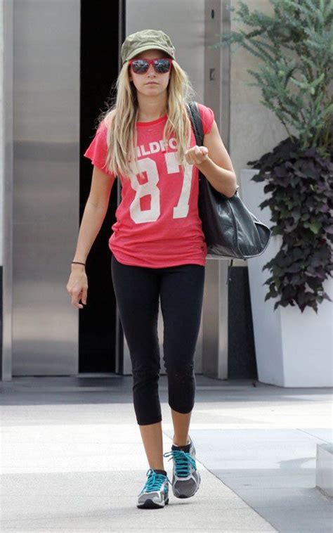 Ashley Tisdale Workout Use Sporty Clothes Sporty Outfits Celebrity