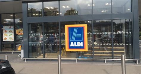 Aldi Website Demand As 73000 Shoppers Queued For Kevin The Carrot