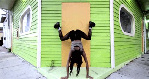 Gifs Proving That Twerk Is The Most Random Dance Move Ever Onedio Co
