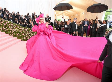 #metgala2019 #ladygaga #metgala lady gaga did not disappoint at the 2019 met gala on may 6, and we're thrilled that she di. Lady Gaga's Met Gala 2019 Entrance: See the Best Reactions ...