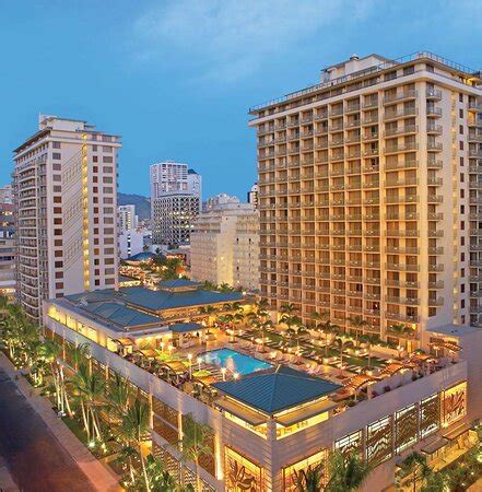 Good Location In Waikiki Review Of Embassy Suites By Hilton Waikiki