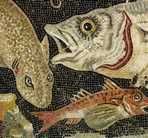 Obwohl der ausbruch verheerend war, bewahrten die ascheschichten, die die stadt bedeckten, kunstwerke wie die mosaike des hauses des fauns, die sonst im laufe der zeit wahrscheinlich zerstört oder verfallen wären. Mosaik mit Fischen, Pompeji, Haus des Fauns, 2. Jh. v. Chr ...