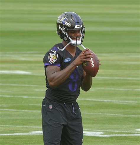 Ravens First Round Pick Lamar Jackson Signs His Rookie Contract