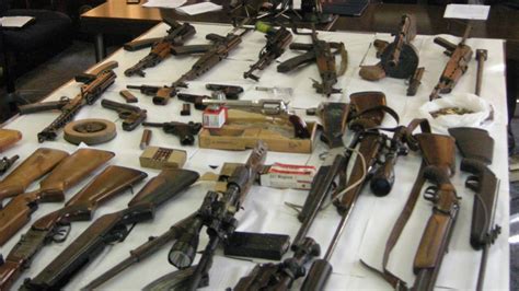 Mup U Prištini Na Kosovu Ima Oko 250000 Komada Ilegalnog Oružja