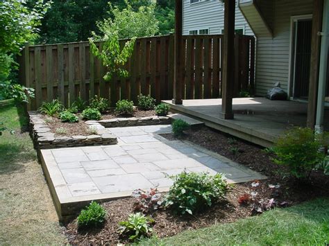 Bold shapes and patterns make this garden striking from every angle. 5 of the Best Townhouse Landscaping Ideas (and Pictures ...