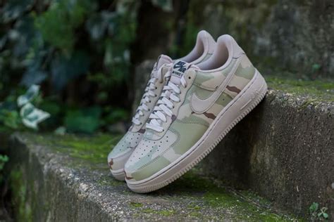 If you've been on the hunt for new sneakers to add to your 2021 lineup. Nike Air Force 1 07 LV8 Desert Camo 718152-204 | Sole ...