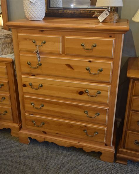 Broyhill Pine Chest Of Drawers New England Home Furniture Consignment