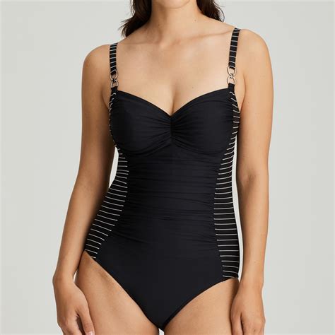 Toutes apportent confort et maintien aux grandes tailles sans oublier l'élégance, la créativité et la féminité. Maillot de bain une pièce armatures noir | 3 SUISSES