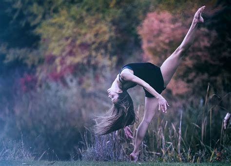 Pin By Carlos Garcia On Dance Outdoor Dance Photography Outdoor