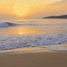 Beach Waves GIF Beach Waves Sunlight Descubrir Y Compartir GIFs