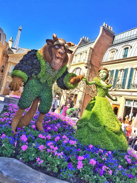10 Disney Character Topiaries You Have to See to Believe