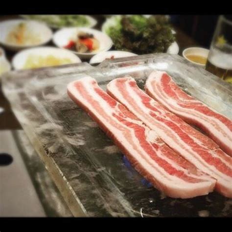 水晶で焼くサムギョプサル 韓国 料理 ご飯 肉 運気アップ 美味い Model Activities Escort