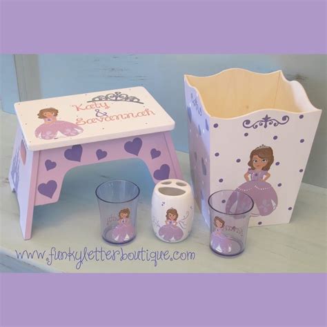 In this video we show you how you can design a bedroom for amber the princess sister of sofia the first! Princess Sofia | Sofia the first | disney princess | kids ...