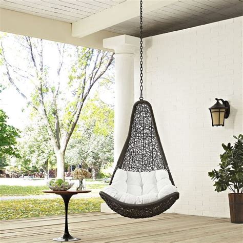 51 Modern Outdoor Chairs To Elevate Views of Your Patio & Garden