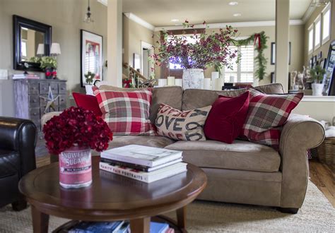 Daily inspiration, straight to your inbox. Holiday Home Tour: Classic Christmas Decor