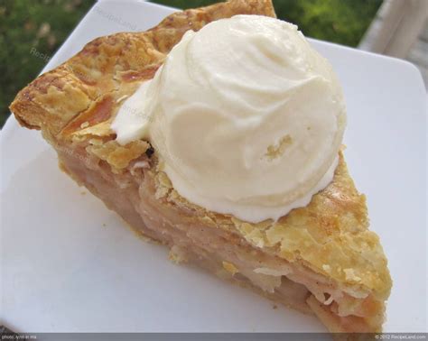 There's just something about fresh tart green. Grandma's Apple Pie Recipe | RecipeLand.com