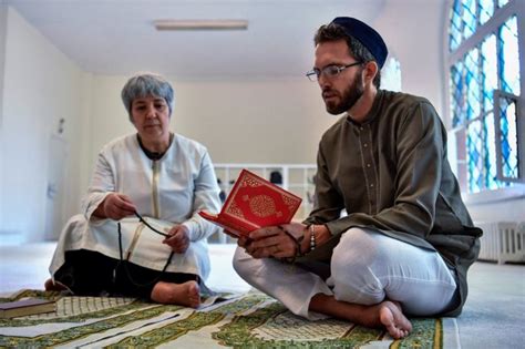 The Berlin Mosque Breaking Islamic Taboos Bbc News