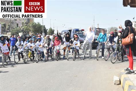 german consul general cycles with the girls of lyari girls café in lyari newspakistan tv