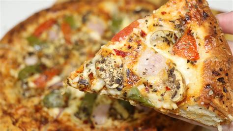 Mushroom Pizza Recipe Cheesy Mashroom Pizza At Home पिज़्ज़ा बनाने