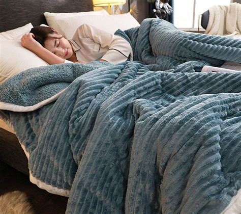 Eastbride Super Warm Bed Throwthicken Winter Warm Coral Fleece Blanket