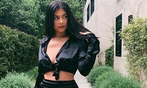 Flipboard Kylie Jenner Is In The Hospital With Severe Flu Like Symptoms Including Nausea And