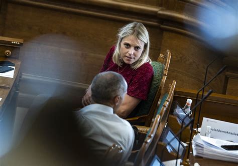 God i kamp med tartelettang. Er forsvarsministeren i krig med forsvaret? DF, V og K ...