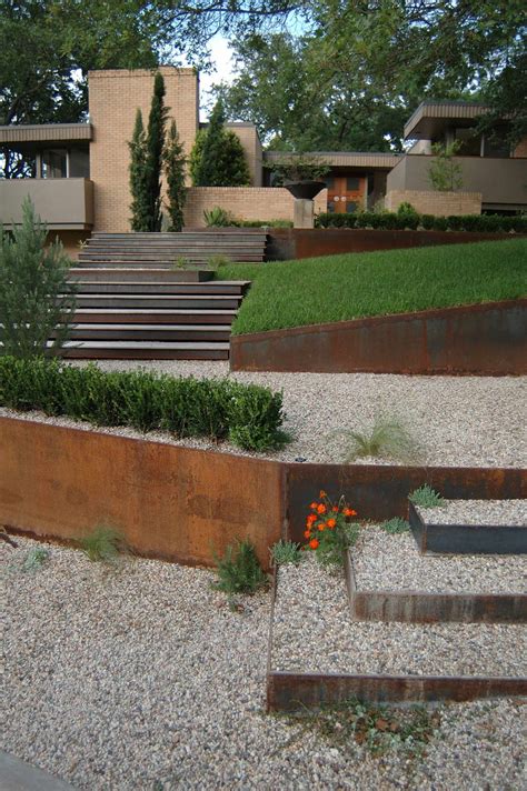 Ideas For Creating Practical And Beautiful Retaining Wall Steps