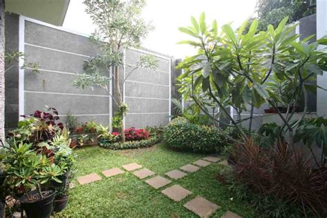 foto taman belakang rumah  asri gambar desain rumah