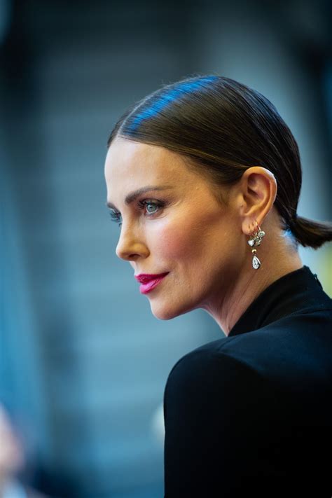 The plot of an american president, charlize t can be quite easy to excuse long shot as little more than a wish fulfillment fantasy, since the plot. CHARLIZE THERON at Long Shot Premiere in London 04/25/2019 ...