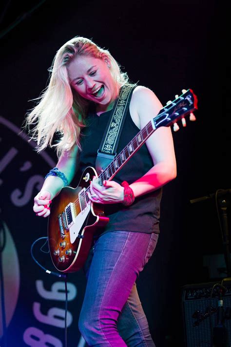 Joanne Shaw Taylor Acoustic Guitar Photography Women Of Rock Guitar